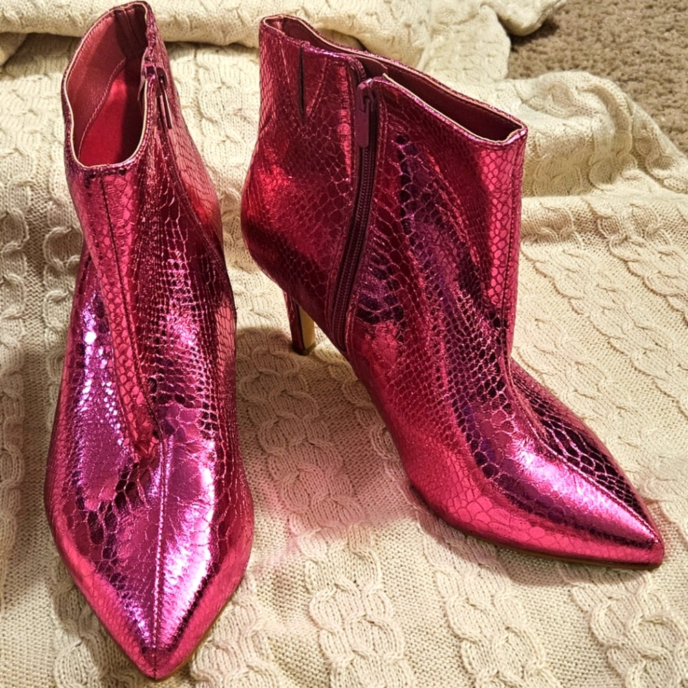 Torrid Metallic Pink Snake Print Booties 9.5w